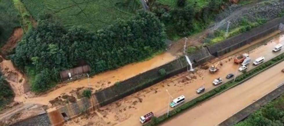 Rize'de 8 eğitim kurumunda eğitime bir gün ara verildi