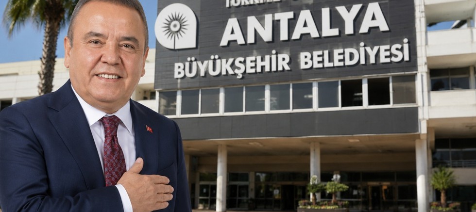 Rüşvet ve yolsuzlukla suçlanan CHP'li Muhittin Böcek itirafçı oldu
