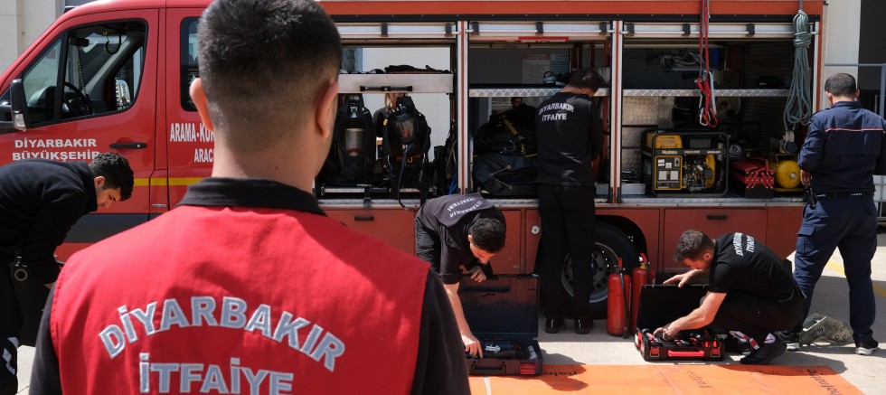 Saniyelerle Yarışan Kahramanlar: Diyarbakır İtfaiyesi Hayat Kurtarıyor