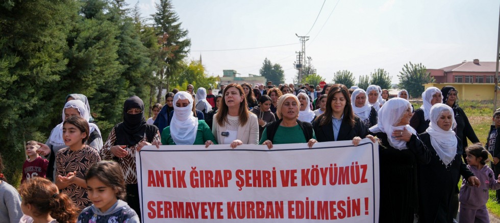 Serra Bucak’tan Sur’daki GES projesine tepki: “Burası herkesin ortak malıdır”