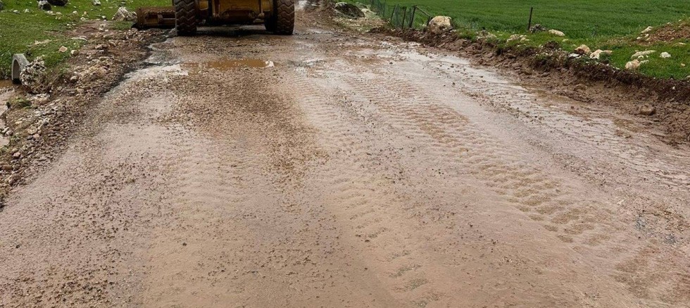 Siirt’te sel ve heyelan sonrası kapanan 70 köy yolu ulaşıma açıldı