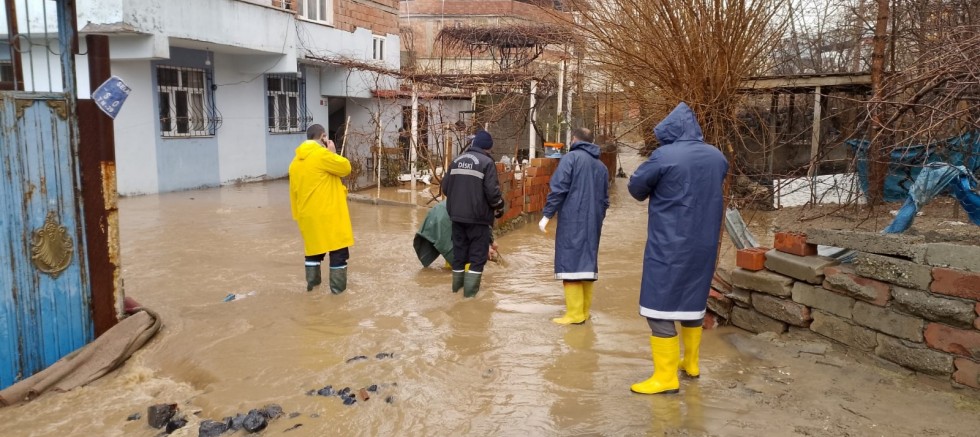 Silvan’da Sağanak Yağış Sele Neden Oldu