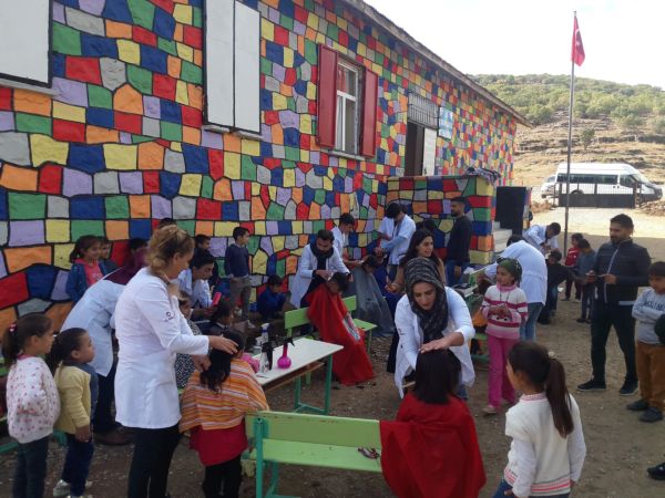 SİLVANLI ÖĞRENCİLERE  ÜCRETSİZ SAÇ BAKIMI