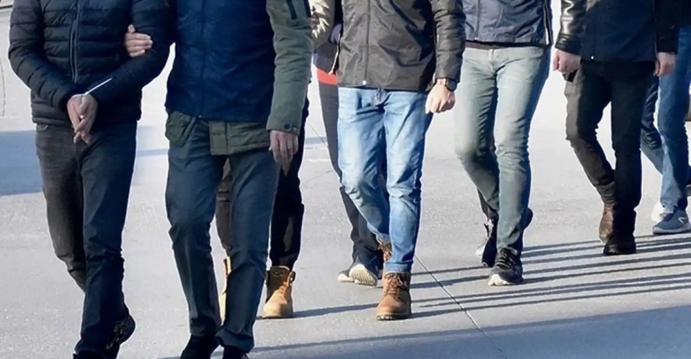 Sosyal medyada silah paylaşımına operasyon: 19 gözaltı