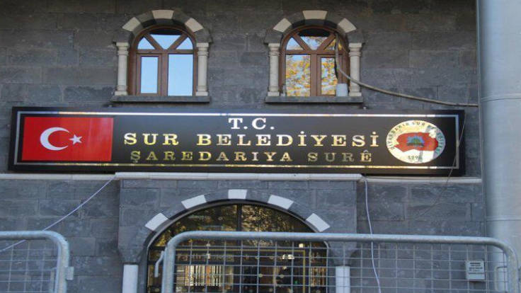 SUR BELEDİYESİ: İHRAÇ EDİLENLER ‘TERÖRLE İRTİBATLI’