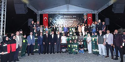 17 Ağustos Marmara Depremi'nin 27. yılında hayatını kaybedenler dualarla anıldı