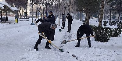 250 kişilik ekip, 55 araçla çalışmalarını 9. günde sürdürüyor