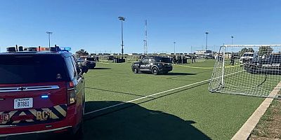 ABD'de araç futbol sahasına daldı: 2 ölü, çok sayıda yaralı