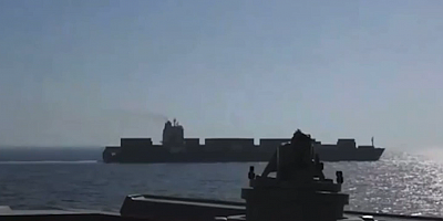 ABD, İran gemisini vurdu: Ateşkes fiilen çöktü