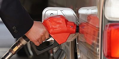 ABD-İran geriliminin ardından petrol fiyatları yüzde 5'in üzerinde arttı