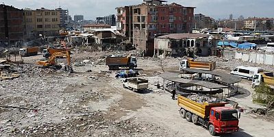 Adıyaman'da ağır hasarlı binaların yüzde 45'i duruyor