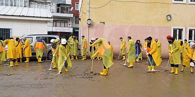AFAD: Sel ve su baskınlarında 60 bin 395 personel ile 8 bin 927 araç görev yapmaktadır