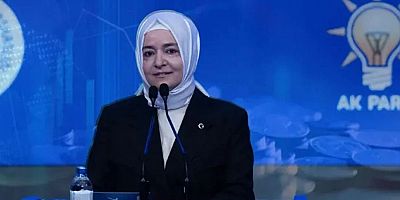AK Parti Genel Başkan Yardımcısı Fatma Betül Sayan Kaya görevinden istifa etti