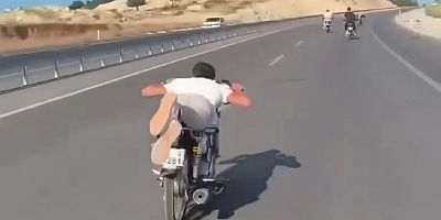 Akrobatik hareketlerle trafiği tehlikeye atan motosiklet sürücülerine ceza