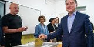 Ali Babacan oyunu kullandı, sandığa çağrı yaptı.