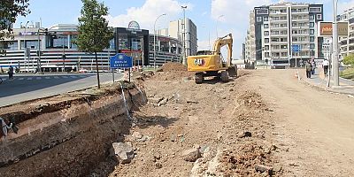 Altyapı çalışması uzadı, esnafın işleri durma noktasına geldi