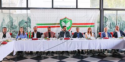 Amedspor kulüp   Başkanı  ve Yönetim Basınla Kahvaltıda  Bir  araya  Geldi.