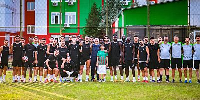 Amedspor minik taraftarı sevindirdi.