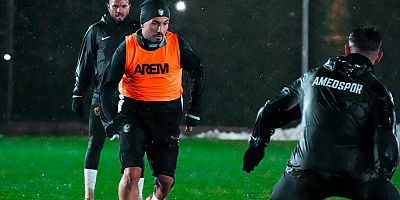 Amedspor soğuk  havaya rağmen  Antremanini  Sürdürüyor 
