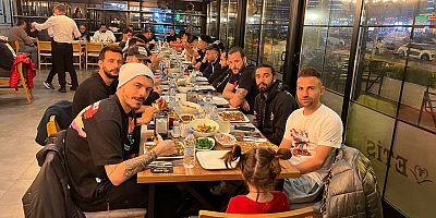 Amedsporlu futbolcular yemekte  buluştu