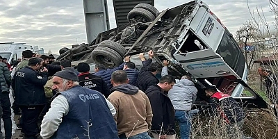 Ankara’da özel halk otobüsü üst geçide çarptı: 5 ölü, 14 yaralı