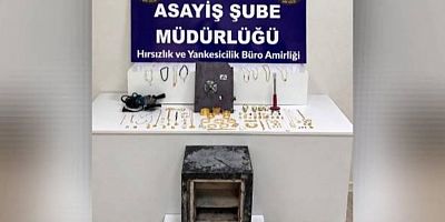 Antalya'da 2 milyon 430 bin liralık ziynet eşyası çalan 4 şüpheli yakalandı