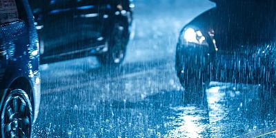 Antalya'da şiddetli yağış ve fırtına nedeniyle eğitime ara