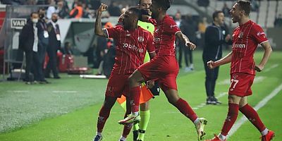 Antalyaspor'da ilk deplasman galibiyeti sevinci