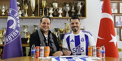 Aytaç Kara  Eski Hocasına  İmza  Attı