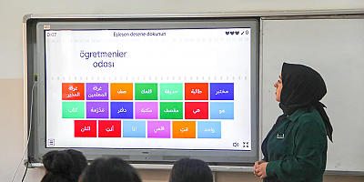 Babasının hayalini gerçekleştiren öğretmen, öğrencilere umut oluyor