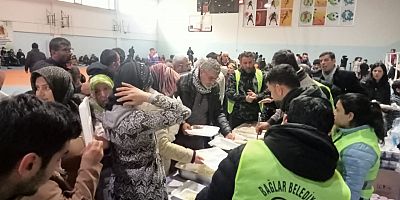 Bağlar Belediyesinden 25 bin depremzedeye barınma ve sıcak yemek
