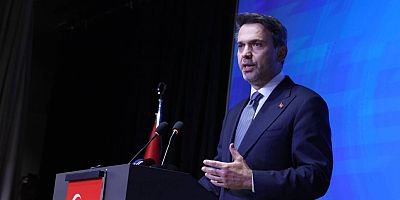 Bakan Bayraktar: Anamur-Teknecik doğal gaz iletim hattının inşası için süreç başlıyor