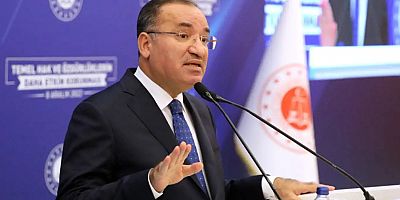 Bakan Bozdağ'dan okul müdürüne 