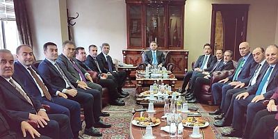 Bakan Gürlek HSK üyeleri ve personeliyle bir araya geldi