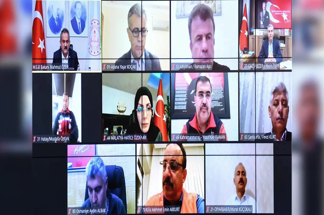 Bakan Özer, deprem bölgesindeki 10 ilin Millî Eğitim Müdürüyle görüştü