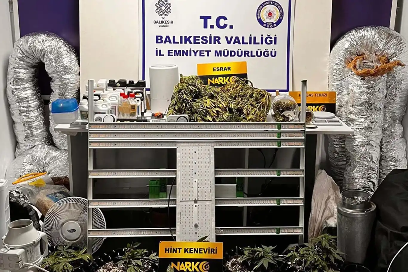 Balıkesir'de uyuşturucu operasyonu: 2 kilogram esrar ele geçirildi