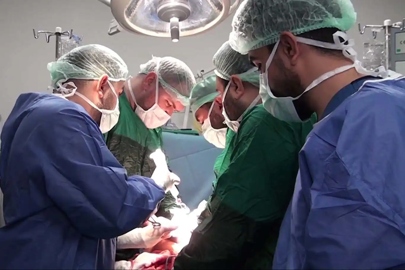 Balıklıgöl Devlet Hastanesi’nde 25 santimetrelik dev kist başarıyla alındı