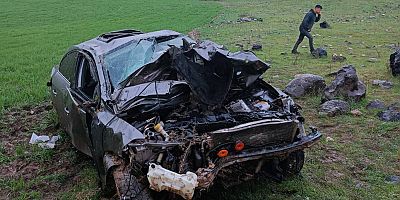 Batman'da otomobil uçuruma yuvarlandı: 2 yaralı