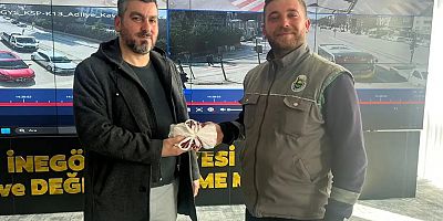 Belediye personeli yolda bulduğu 200 bin TL'yi sahibine ulaştırdı