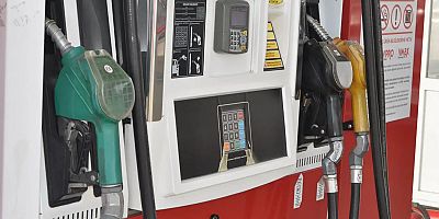 Benzine 4,30 lira indirim: İstanbul'da litre fiyatı 80 liranın altına düştü