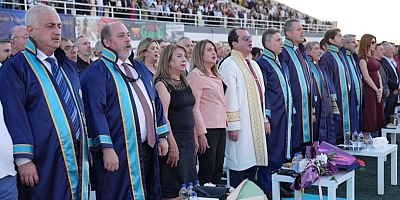 Beyaz Önlükten Meslek Hayatına İlk Adım: Dicle Tıp'ta 54. Dönem Mezuniyet Coşkusu