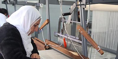 Bin yıllık geçmişe sahip Mardin’e özgü buhari kumaşı ilmek ilmek dokunuyor