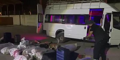 Bitlis'te durdurulan araçta 8 kilogram skunk ele geçirildi