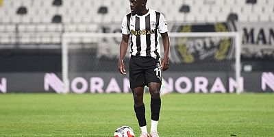 Bobby Adenkaye  Eski Takımına Karşı 