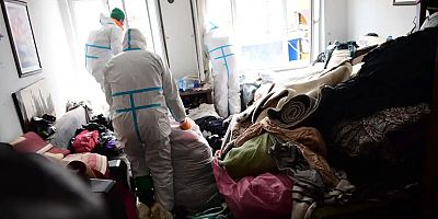 Bursa’da Mahkeme Kararıyla Girilen Evden 4 Kamyon Çöp Çıkarıldı