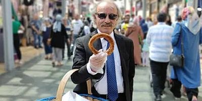 Bursa’nın Takım Elbiseli Simitçisi Siyasete Atıldı