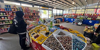 Büyükşehir Belediyesi 2 ton bozuk gıda ürününe el kondu