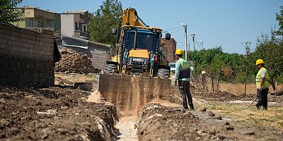 Çarıklı Mahallesi’nde 15 yıllık içme suyu hattı yenileniyor