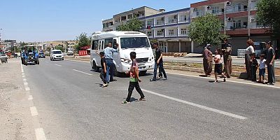  Çarıklı  Mahallesi sakinlerinden üst geçit çağrısı: Çocuklarımız her gün ölümle burun buruna