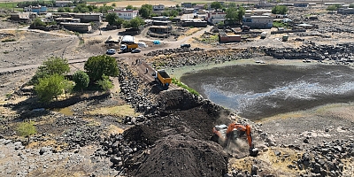 Çınar’da besicilerin su kaynağı göletler onarıldı